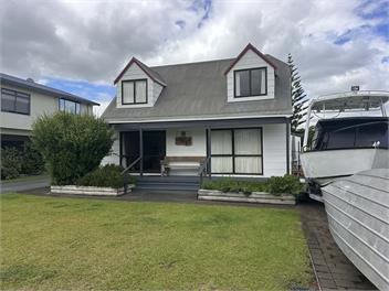 Hosts on the Coast Dads Place - Whangamata