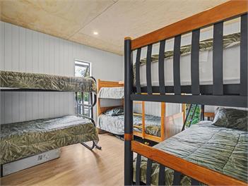 Modern Coastal Tree House (Bachcare) - Whangamata