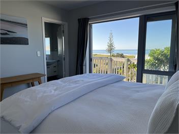 Beachfront Beach House with Ocean Views from every room - even from the Hot Tub! - Waimarama