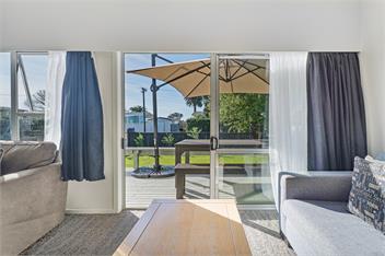 Hosts on the Coast The Lazy Jandel - 
