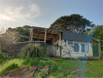 THE MUD HOUSE -
