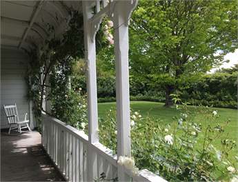 Holly's Place - Martinborough