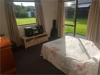 LOCATION! SUN! SPACE GALORE! - Gisborne