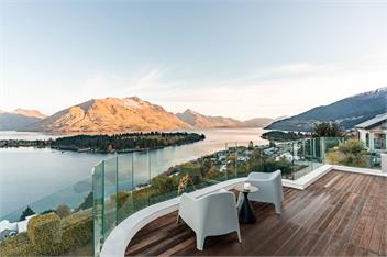 Castle Cliff Lodge | Sauna, Spa Pool + Games Room | Amazing Views - Queenstown