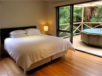 Lake Rotoehu Accommodation (Bachcare) - Lake Rotoehu