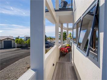 Sun, Sea, Sensational (Bachcare) - Kaiteriteri