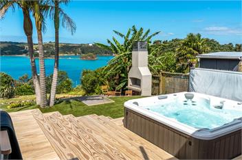 Sol Spa Oasis (Bachcare) - Surfdale