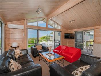 Ocean Beach Beauty (Bachcare) - Tairua