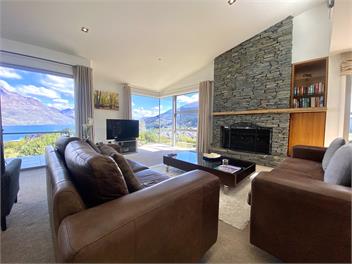 Prestigious Poole Lane - Queenstown Hill