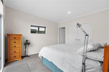 Relax on Dillon (Bachcare) - Waihi Beach