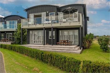 Dunes Lake View Apartment - Welcome Gift on arrival! - Matarangi