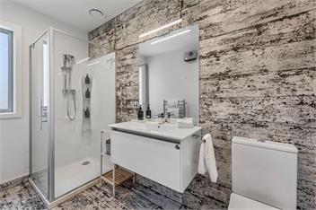 Hideaway at the Bay - Spa Pool, Premium Property, Walking distance to the Lake - Taupo