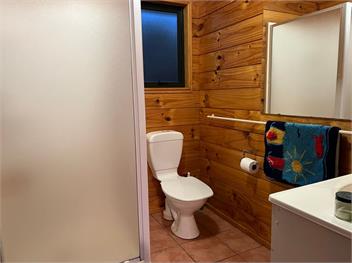 Picturesque Waikawa (Bachcare) - Picton