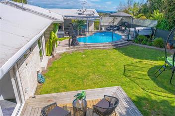 Tuis and Pools (Bachcare) - Taupo