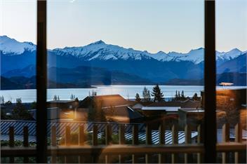 Platinum Ridge | Sleeps 8 | Stunning Lake Views - Wanaka