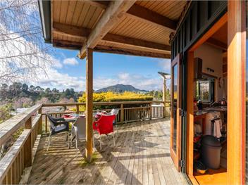 Treetop Hideaway (Bachcare) - Taupo Central