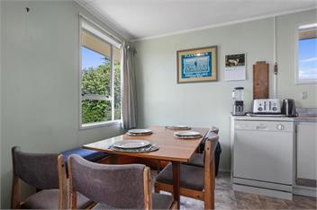 The Charleston Charm - Whangamata - Whangamata