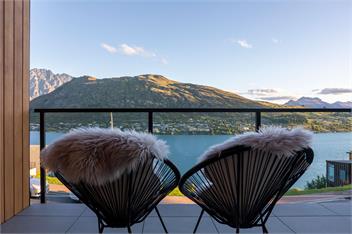 Fantastic 4 BDR Home | AC | WI-FI | Coffee Machine - Queenstown