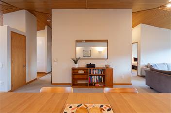 Queenstown Lakeside Gem: 3 BDR, Wi-Fi & Parking - Queenstown