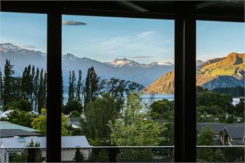 Tawera | Couples Retreat | Lake Views - Wanaka