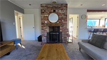 Sunshine Bay Stay | Lake Views & Cosy Fireplace - 