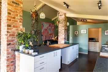 Waimanu Guest House - 