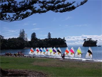 5 Min Walk to Beaches, Cafes &Village -Sea Views !    - 