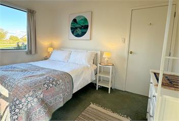 Lakeside Ōhau | Panoramic Lake & Mountain Views -