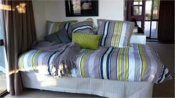 Enjoy LakeView Panoramas in comfort - 