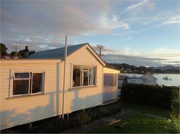 Harbourside Cottage.  - Moeraki