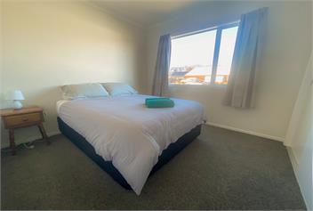 Peaceful, Warm, Sunny Lake Hawea Home - Wanaka