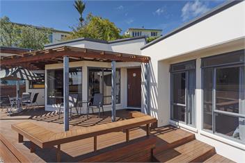 On The Rocks - Nelson Waterfront Holiday Home - Nelson