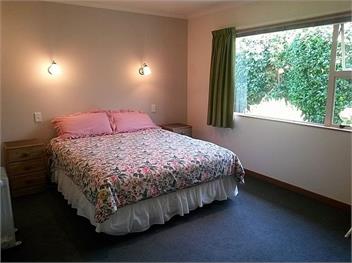 Summer Retreat (Bachcare) - Blenheim