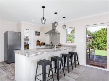 Modern Beach Break (Bachcare) - Waihi Beach