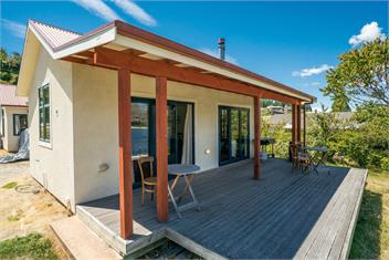 The Lakefront Gem (Bachcare) - Wanaka