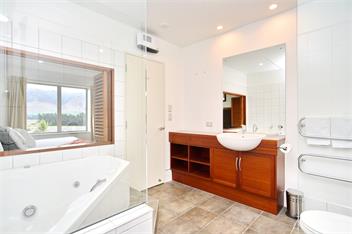 High Country Villa 250 - Terrace Downs - Windwhistle
