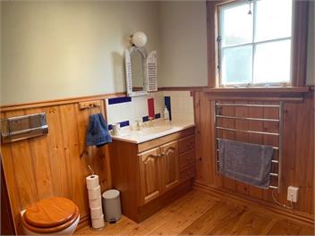 Historic and charming 3-bedroom settlers cottage - Dunedin