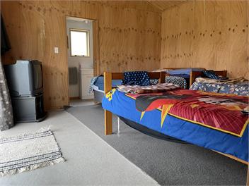 Sunny Bach minutes to beach, golf, park. Perfect for large families or two families! - Masterton