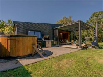 The Pumpkin Shed (Bachcare) - Kuaotunu