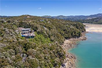 Tokongawa Retreat - Views, Pools, Serenity! - Tasman