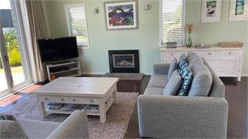 Contemporary 4 bedroom beachhouse - Omaha Beach