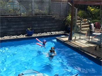 Private Beach Oasis with Heated Pool & Jacuzzi - North Shore, Auckland