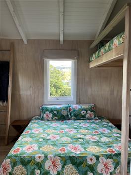 Medlands Surf Cabin - Great Barrier Island