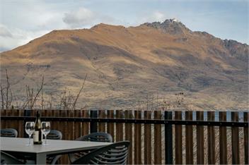 Lake and Mountain Views (Bachcare) - Queenstown