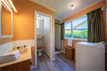 Mountain Serenity (Bachcare) - Te Anau