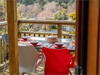 Treetop Hideaway (Bachcare) - Taupo Central