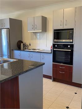 Village Apartment - Cafes - Beach & Pool!! -North Shore - Auckland