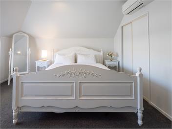 French inspired retreat - Akaroa Upper Deck - Akaroa