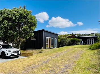 Komo Mai - Coromandel