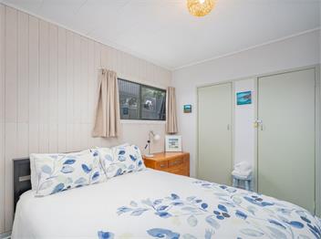 The Retro Shack (Bachcare) - Whitianga